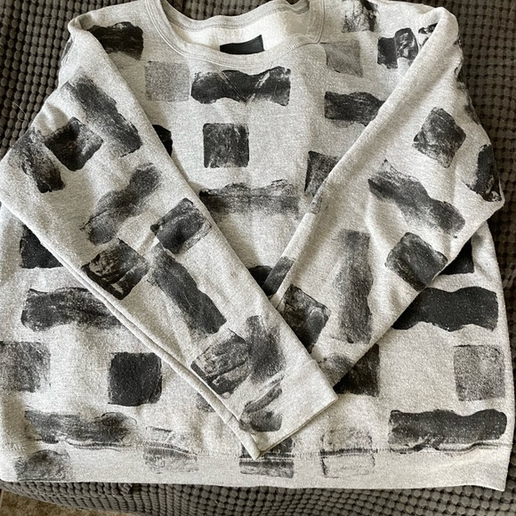 Boxy, graphic sweatshirt - Picture 1 of 4